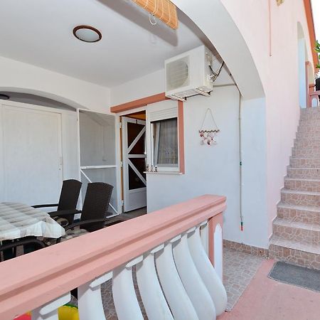 Apartments Sandra Вир Екстериор снимка