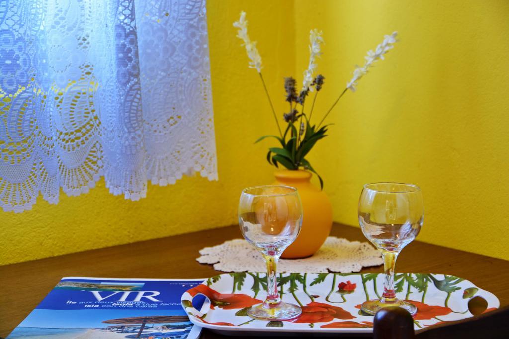 Apartments Sandra Вир Екстериор снимка