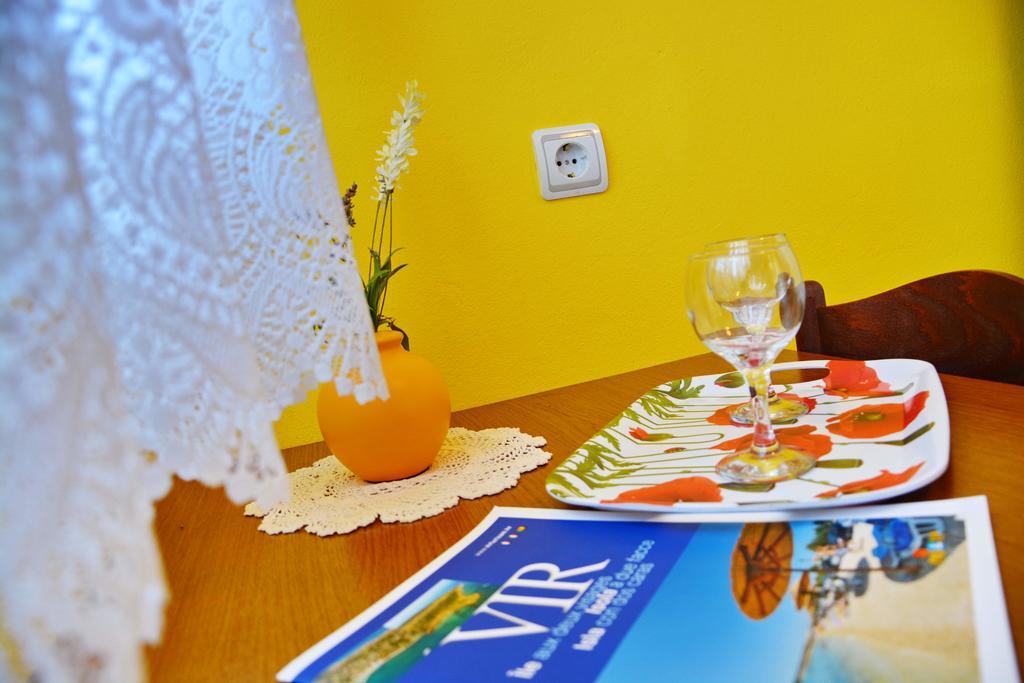 Apartments Sandra Вир Екстериор снимка