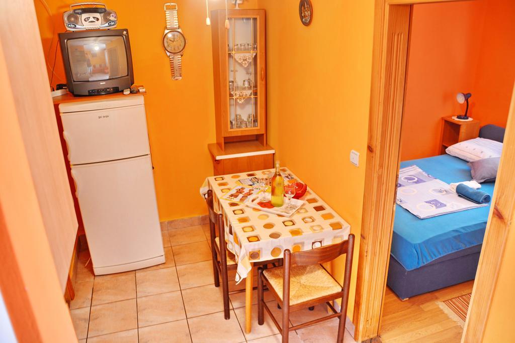 Apartments Sandra Вир Екстериор снимка