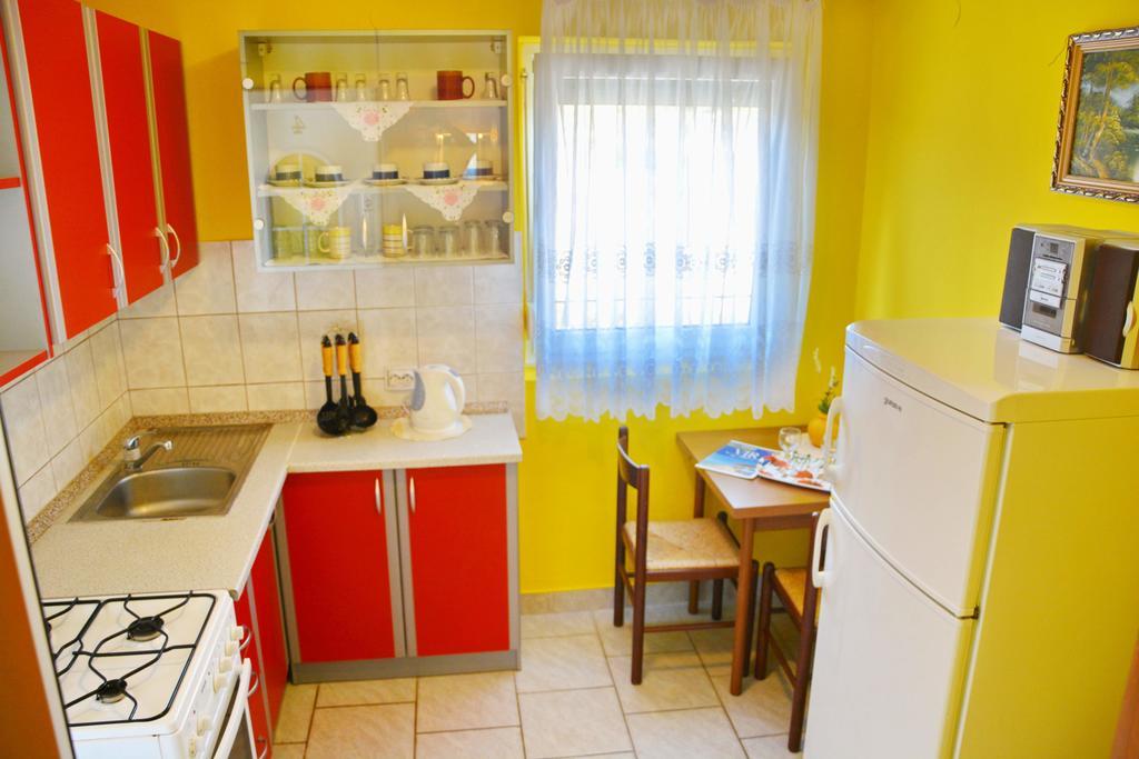 Apartments Sandra Вир Екстериор снимка