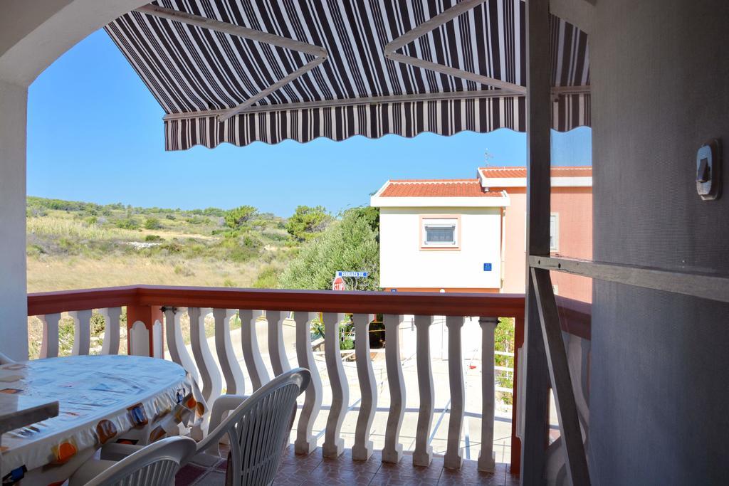 Apartments Sandra Вир Екстериор снимка