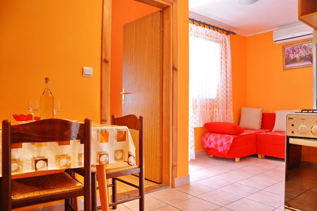 Apartments Sandra Вир Екстериор снимка