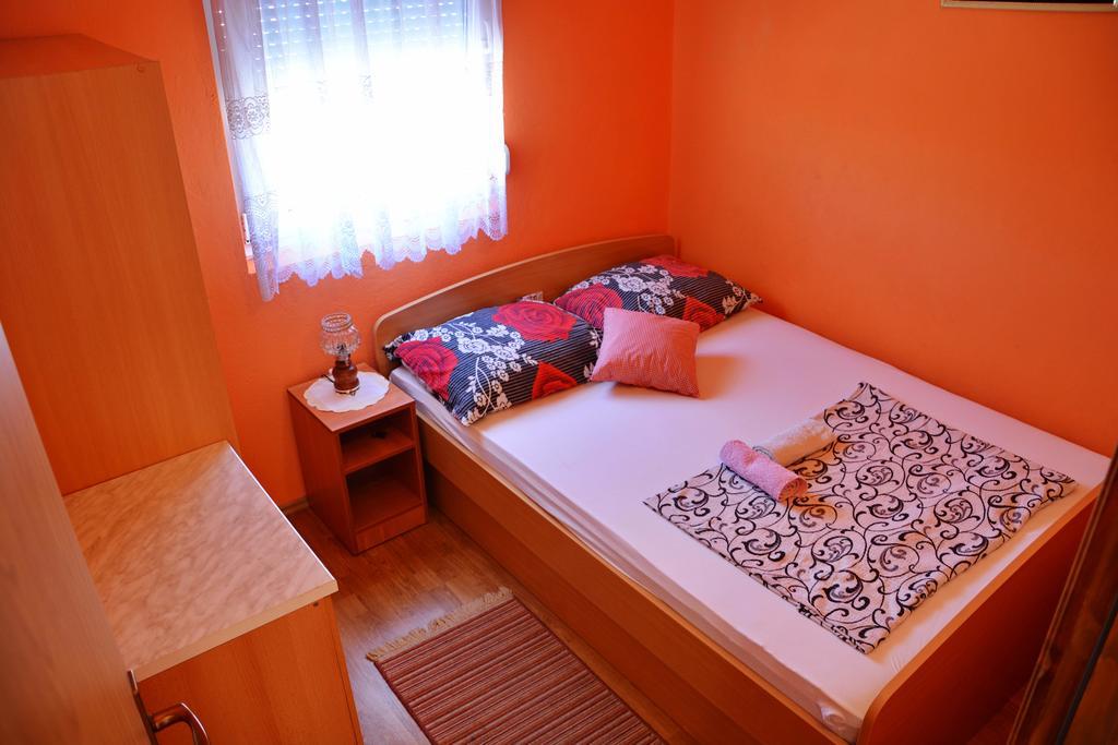 Apartments Sandra Вир Екстериор снимка