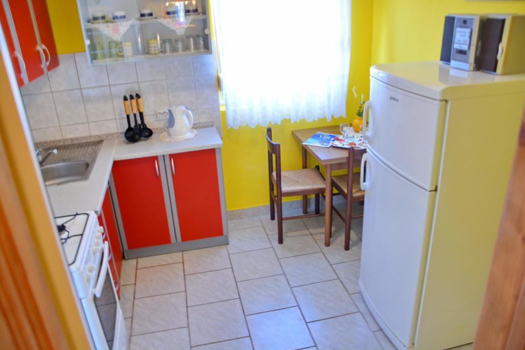 Apartments Sandra Вир Екстериор снимка