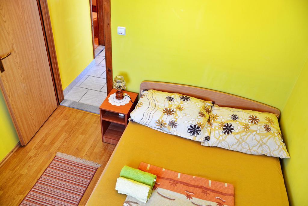 Apartments Sandra Вир Екстериор снимка