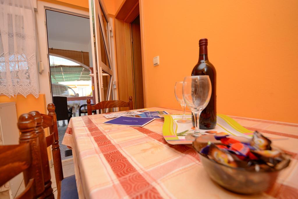 Apartments Sandra Вир Екстериор снимка