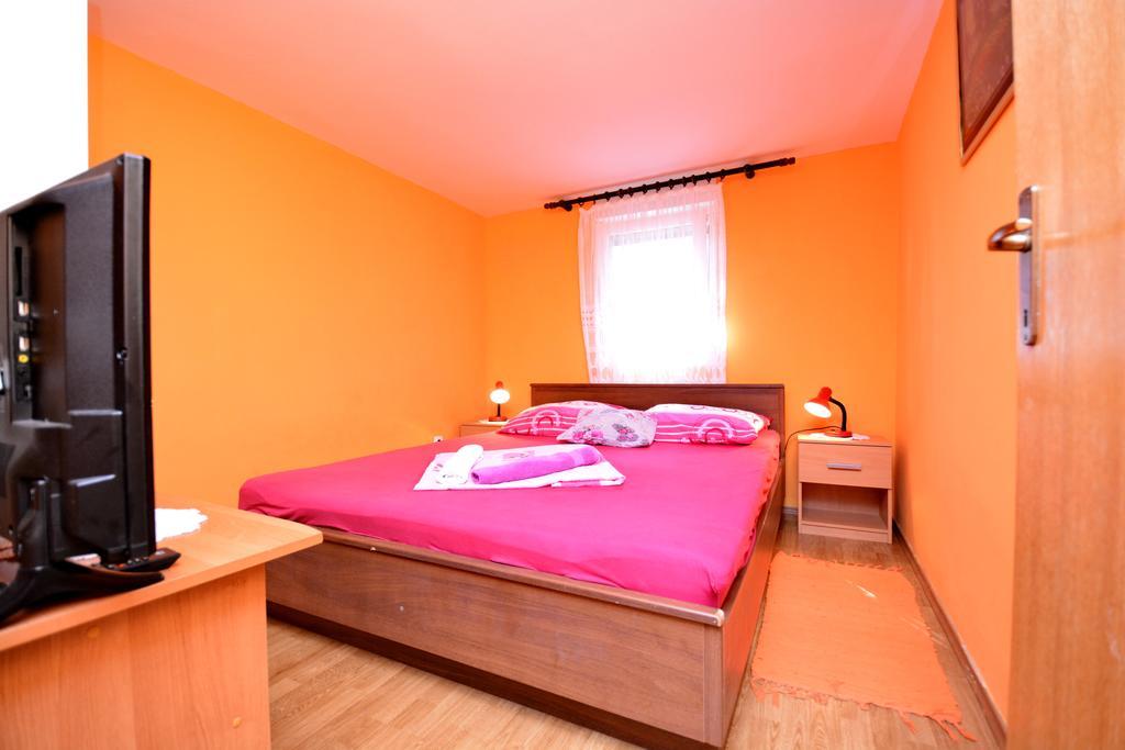 Apartments Sandra Вир Екстериор снимка