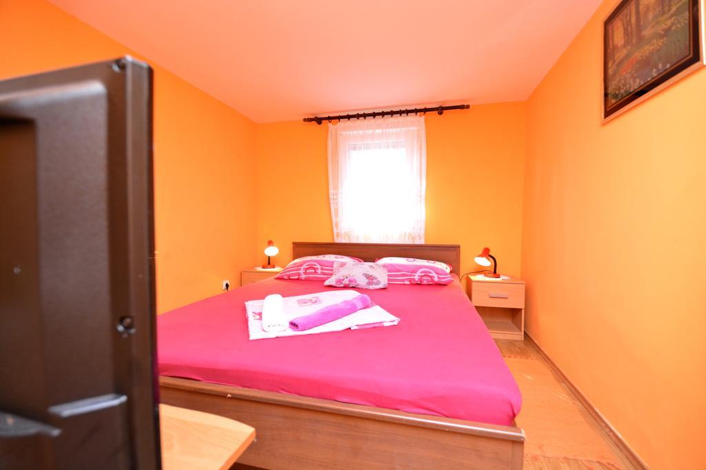 Apartments Sandra Вир Екстериор снимка