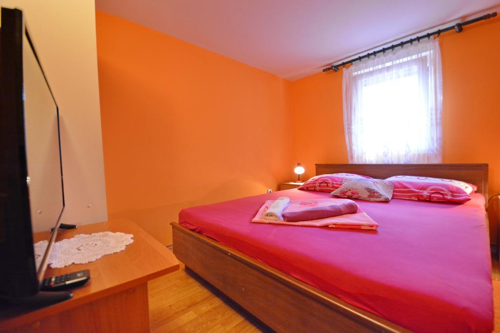 Apartments Sandra Вир Екстериор снимка