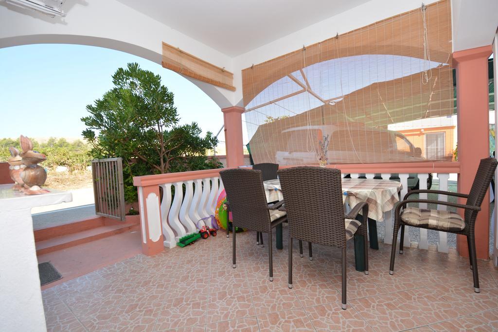 Apartments Sandra Вир Екстериор снимка